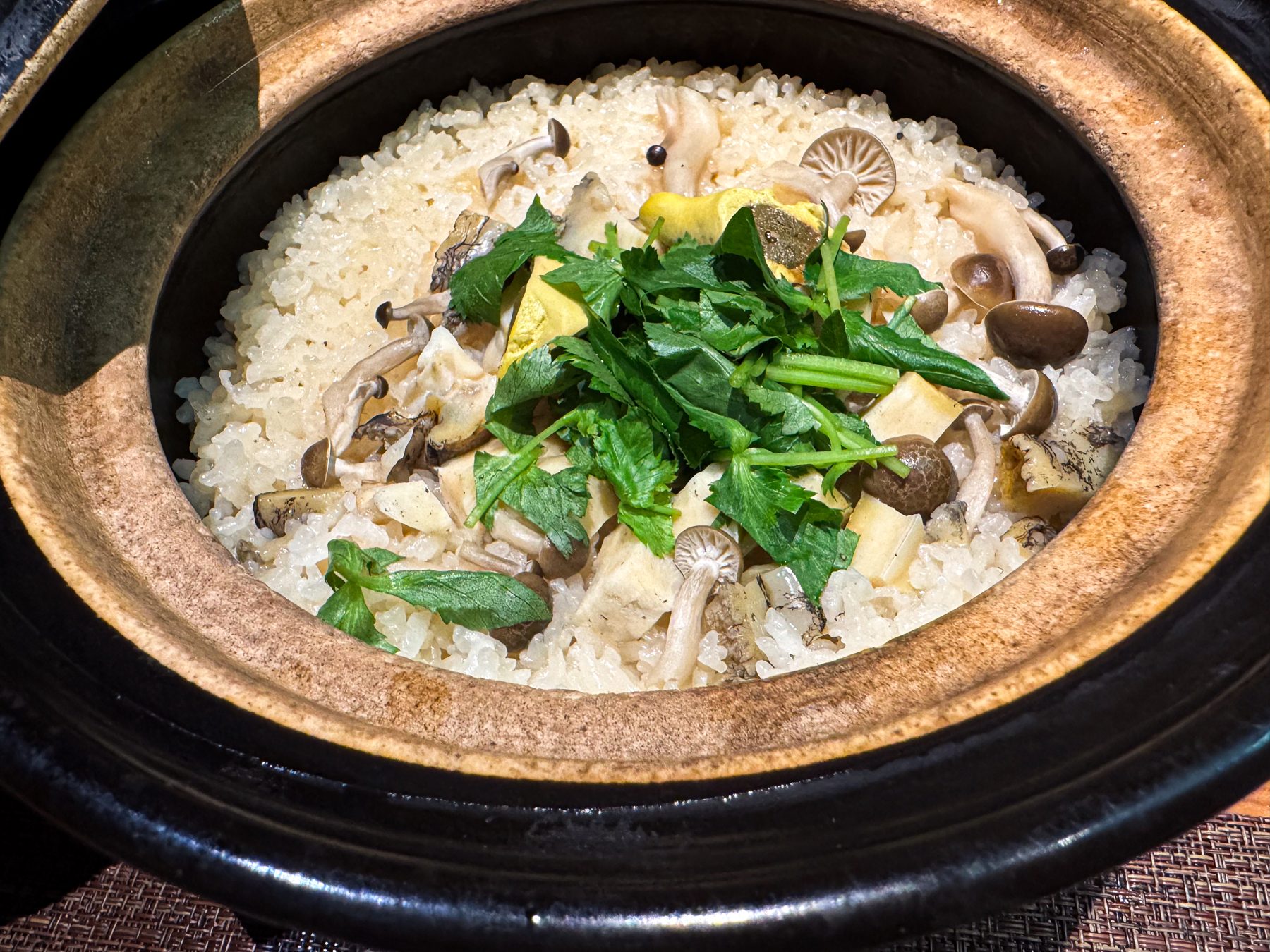 きのこの釜飯